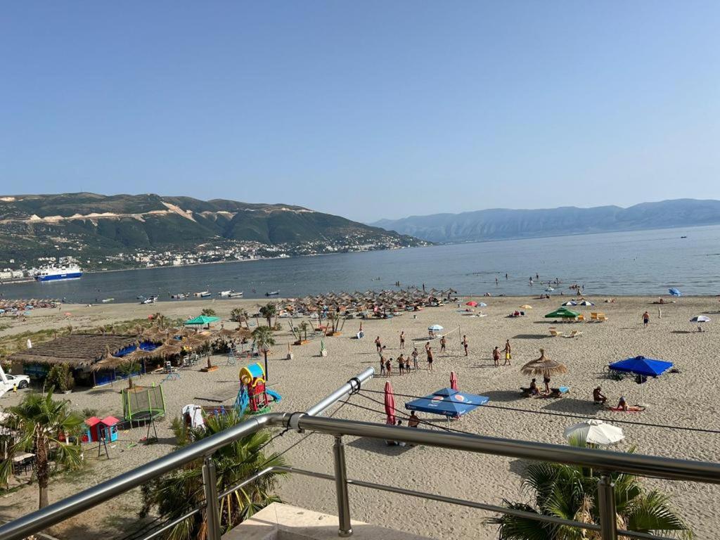 Soleil Apartment With Sunbed & Umbrella Vlorë エクステリア 写真