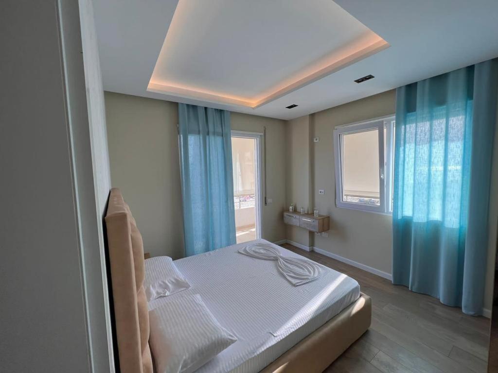 Soleil Apartment With Sunbed & Umbrella Vlorë エクステリア 写真