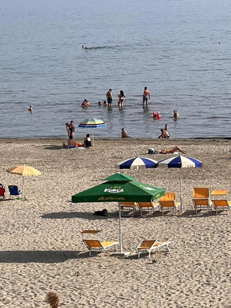 Soleil Apartment With Sunbed & Umbrella Vlorë エクステリア 写真